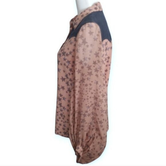 BCBGMaxAzria Pink Star Print Silk Blouse with Navy Accents Sz.S EUC. - Picture 5 of 8